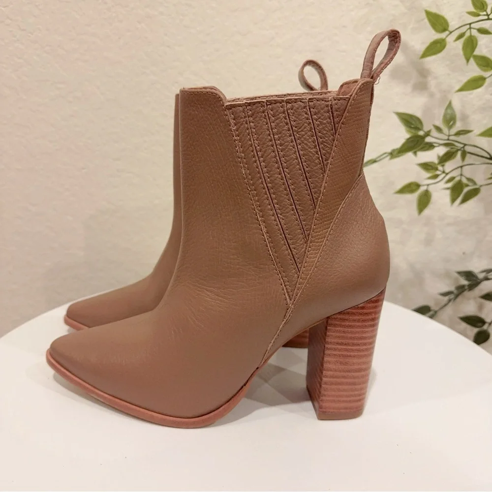 Kaanas Perm Cowboy Ankle Leather Boot in Honey NWOT Size 6M